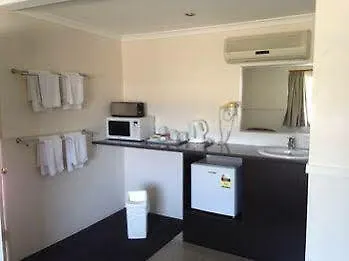 The Commercial Hotel Motel Chinchilla