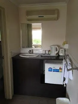 The Commercial Hotel Motel Chinchilla