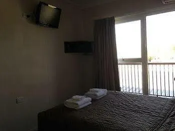 The Commercial Hotel Motel Chinchilla